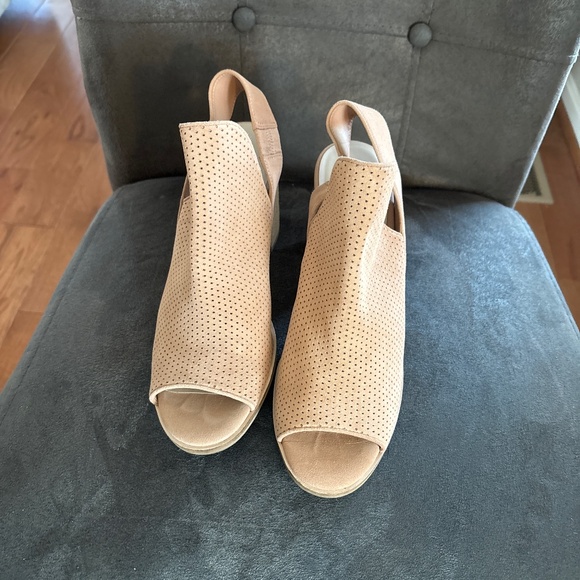 Women’s Cole Haan Callista Peep Toe Sling Back Tan Suede Bootie Shoes Sz 8M - Picture 2 of 7